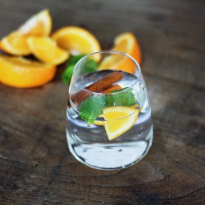 Água detox de laranja, canela e hortelã – a despedida da época das laranjas